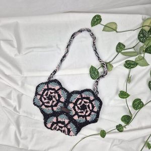 Granny Square Umhängetasche aus Wolle